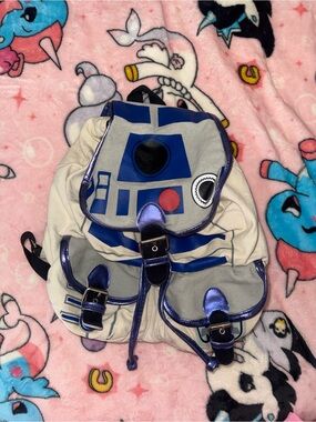 Star Wars R2-D2 backpack with 2 small front pockets